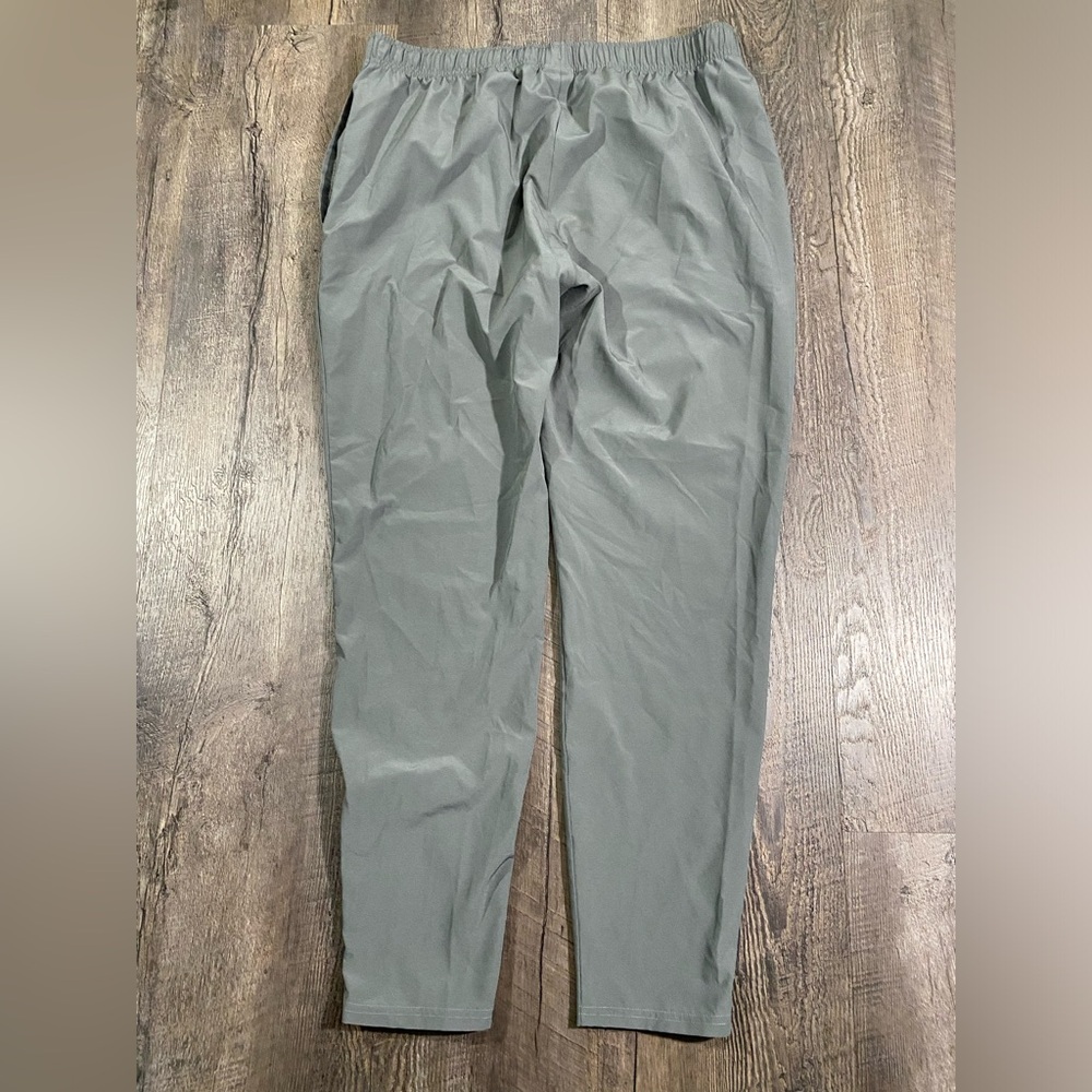 GYMSHARK Slim Fit Lightweight Mens Joggers - Picture 2 of 6